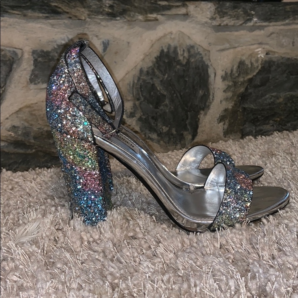 Steve Madden Glittered Heel (Carrson)